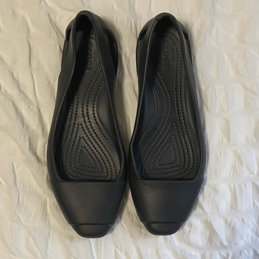 Crocs Sienna Flats in Black - Size 9
